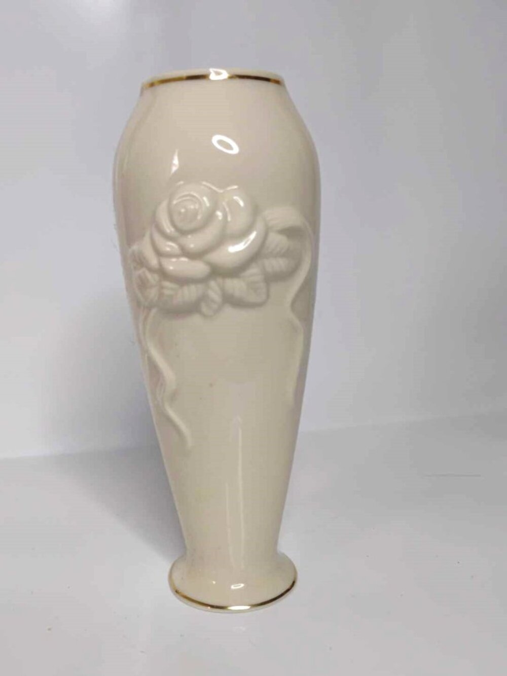 Lenox Ivory with 24 kt Gold Trim Rose Bud Vase 6" Tall